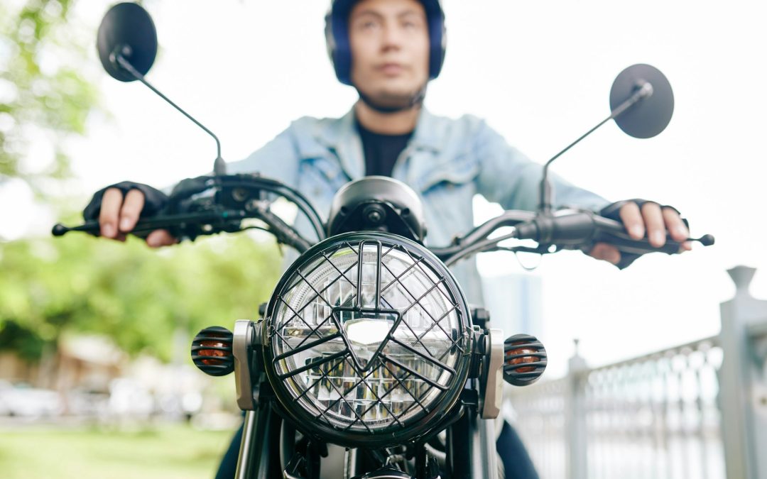 Navigating the Thrills: A Beginner’s Guide to Motorcycle Riding